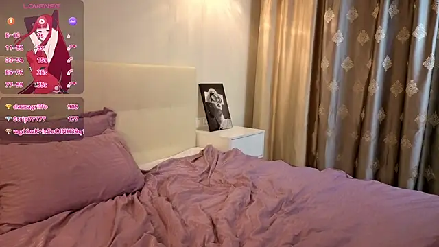 Naughty__Couplles's cam snapshot