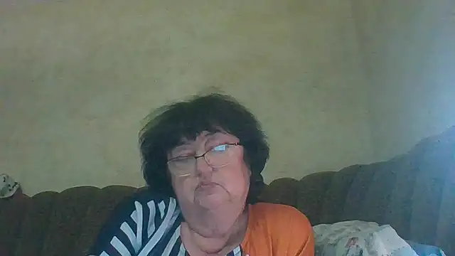 MilaSky5303's cam snapshot