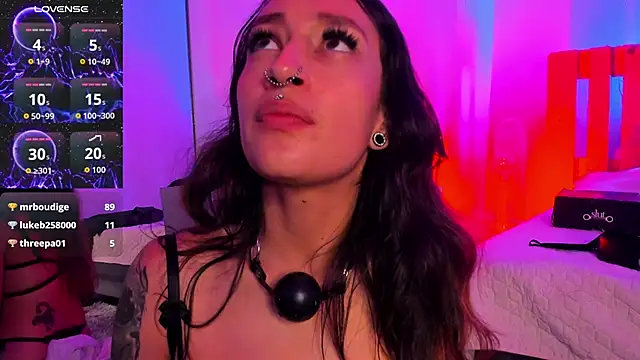 coral_jonesss live sex cam