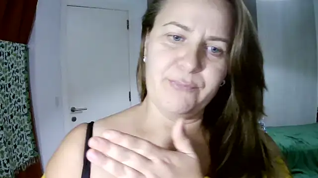 Dr_Emma's cam snapshot