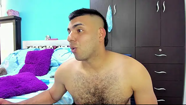 LazyandSniffer28 live sex cam