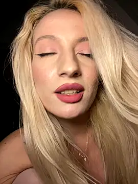 Ella_Charm's cam snapshot