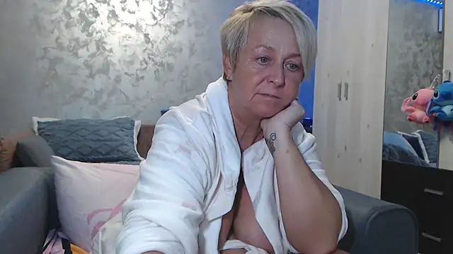 RosesandLillies's cam snapshot