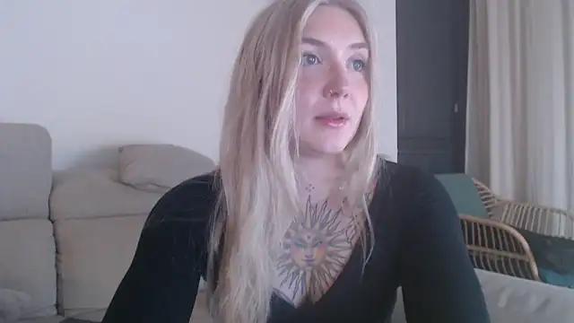 tattoobbgirl's cam snapshot