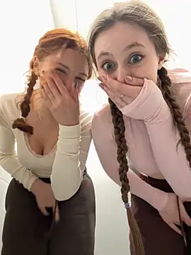 FroggyAnna live sex cam