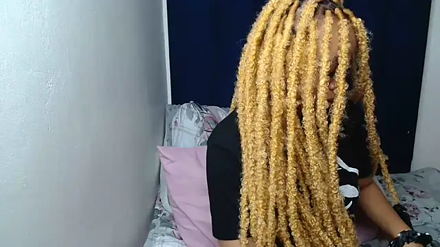 Nisha_102's cam snapshot