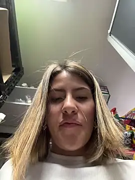 Andrea_19blonde live sex cam