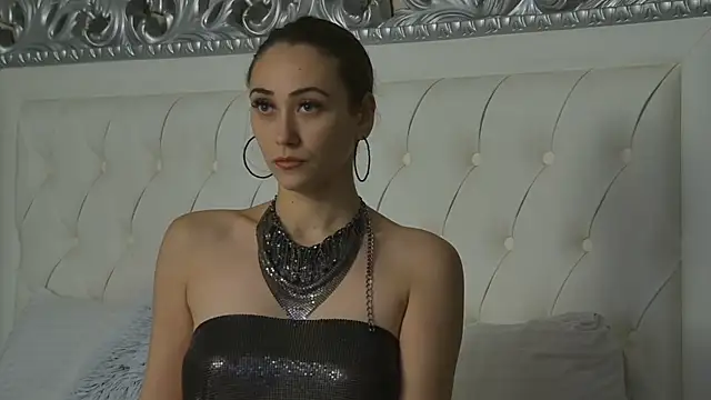 AliceMunro's cam snapshot