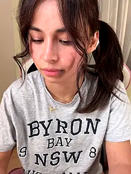 Adriennesexxx's cam snapshot