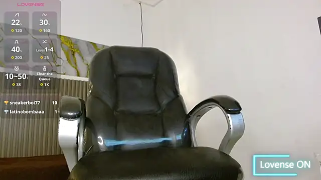 Dyla_n18 live sex cam