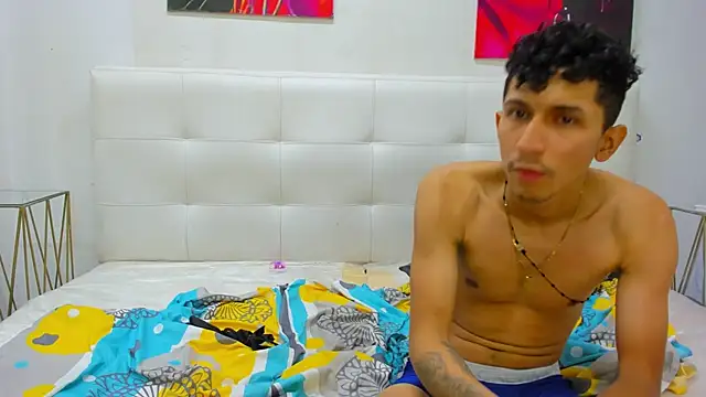 ahsly78alejandro live sex cam