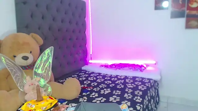 lucianadolll live sex cam