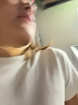 Andrea_19blonde's cam snapshot