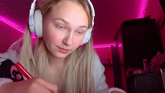 KarinRobertson's cam snapshot