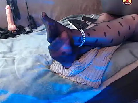 GoddessMonicaNylon live sex cam