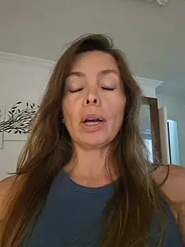 karina_warthon's cam snapshot