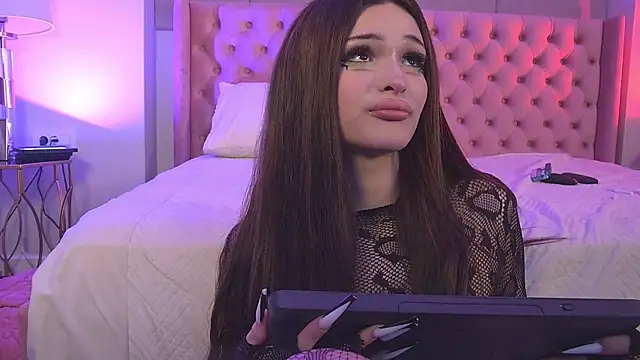 KatiaFinesse live sex cam