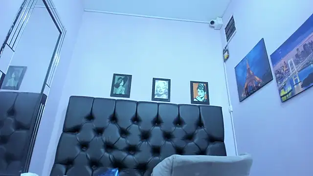 Adrianasex_69x's cam snapshot