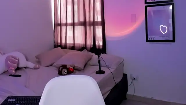 megancartter_'s cam snapshot