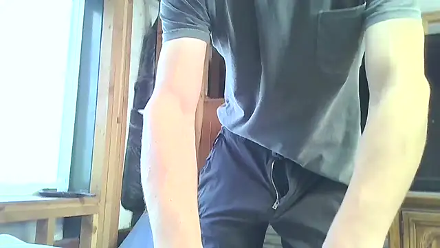 Ruggeddude8 live sex cam