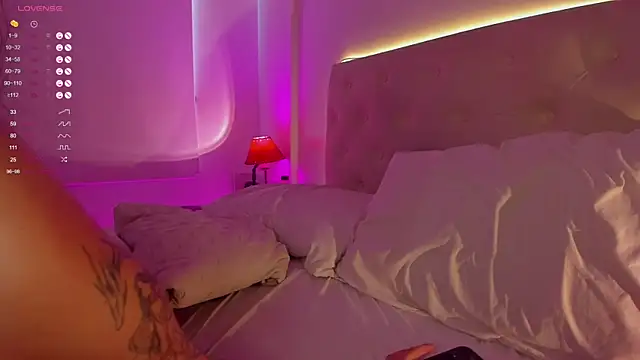 alaskavenom_ live sex cam