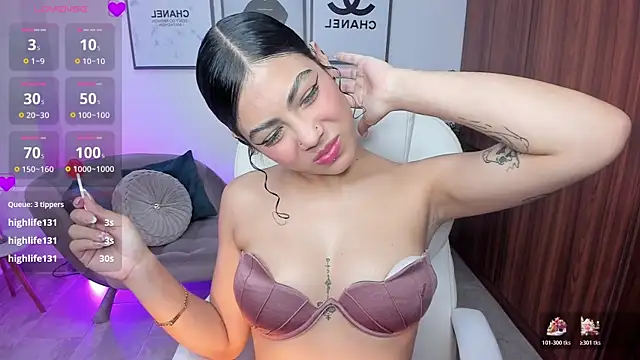 dafne_hills's cam snapshot