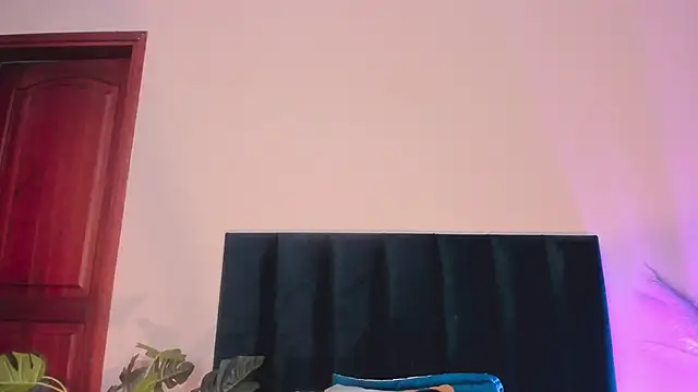 Nina_Cavaali's web cam