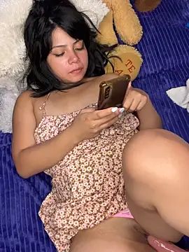 ZafiroKlein live sex cam