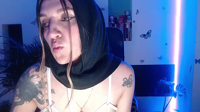 Lia-mitch's cam snapshot