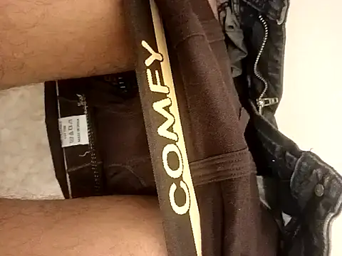 Playboyx143@xh's cam snapshot