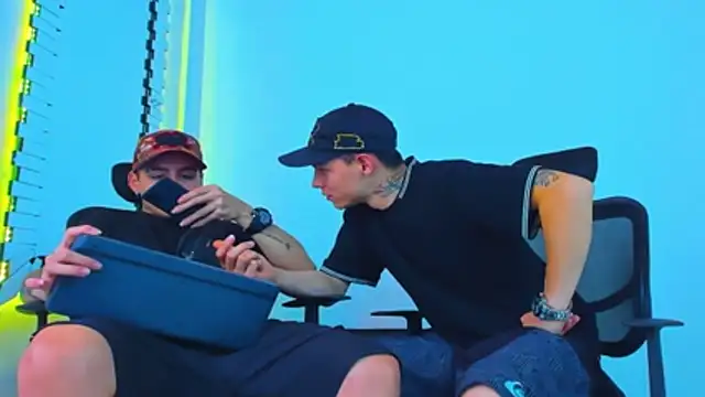 HOT_boy2025's cam snapshot