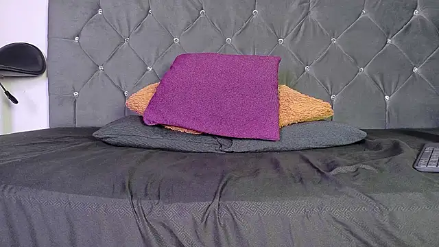 louis_bcasta1's cam snapshot