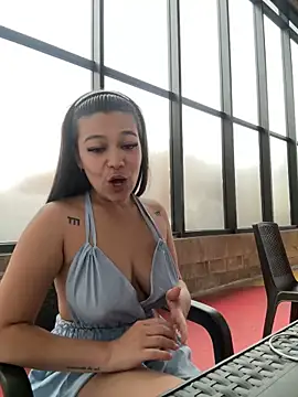 Alyshanon18 live sex cam