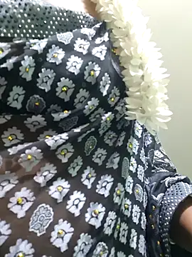 TAMIL-URVASHI live sex cam