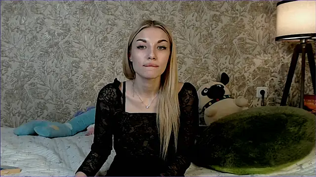 Ella_Milla's cam snapshot