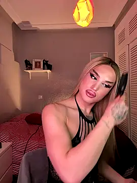 Crystal_________ live sex cam