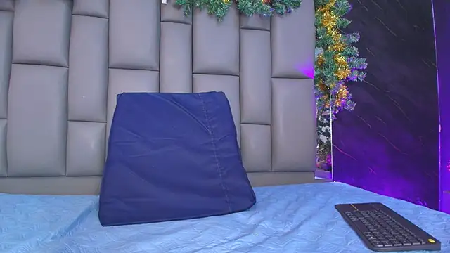 kissme_luna's cam snapshot