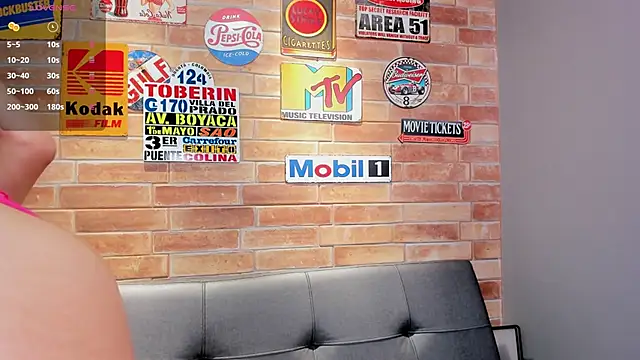 foxy_sharlotte's cam snapshot