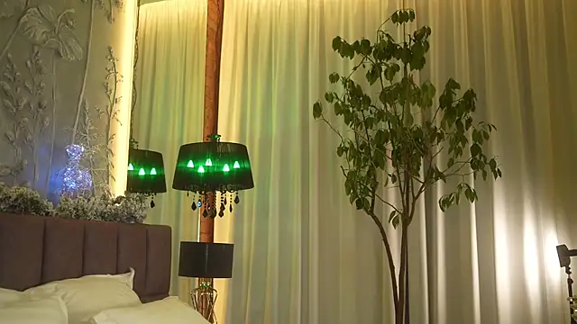 eva_fashionista's cam snapshot