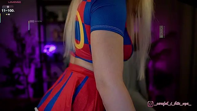 careful_i_bite_nya's cam snapshot