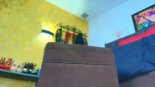 elinne_hendrix_'s cam snapshot