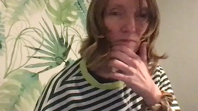 MeluaMauritius's cam snapshot