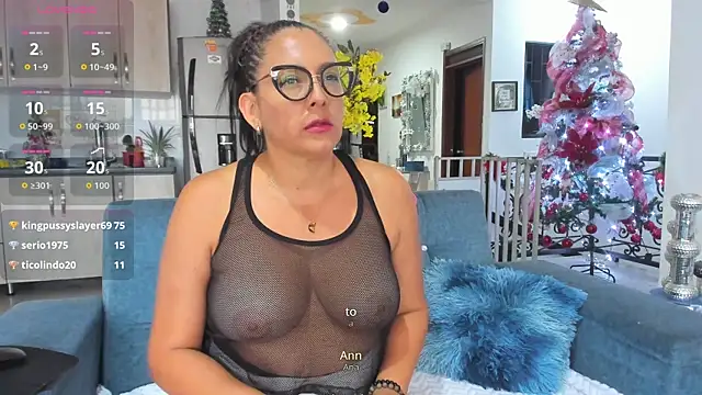 dakota_johnson10's cam snapshot