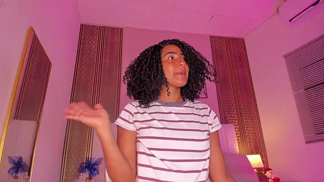 zoe_sky_'s cam snapshot