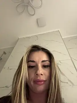 IsabellaEtthan live sex cam