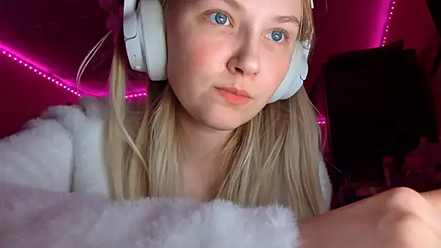 KarinRobertson's cam snapshot