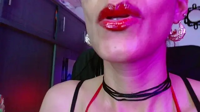 AmelieMartinez's cam snapshot