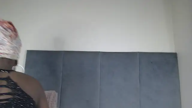 Jah-Queen's cam snapshot