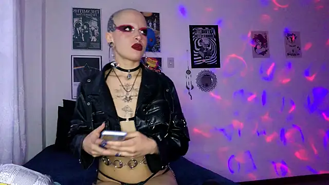 plutonbluemooon333's cam snapshot