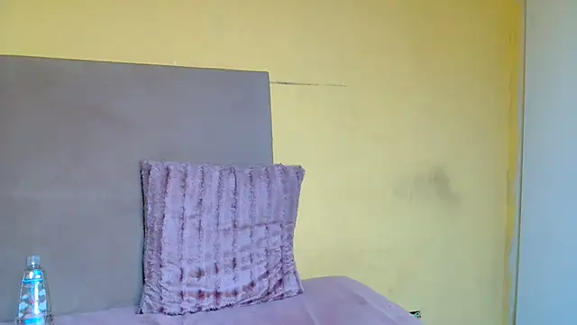 thique_doll's web cam